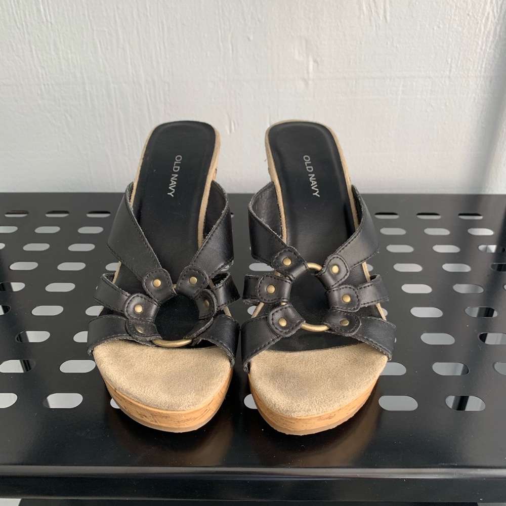 Women’s size 8 Old Navy sandals